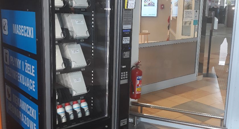 W Płocku działa pierwszy maseczkomat