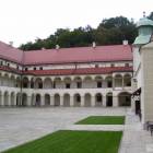 „Mały Wawel” – dziedziniec zamku w Suchej Beskidzkiej