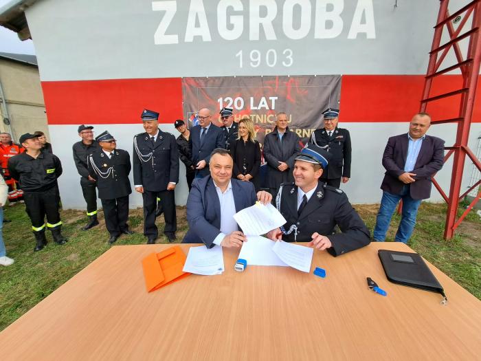 Jednostka OSP Zagroba doczekała się samochodu