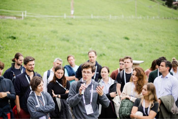 Michał Wyrębkowski podczas konferencji Europejskie Forum Alpbach
