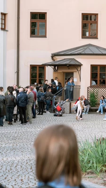 Takiej nocy nie można było przegapić! Zwiedzający ruszyli w miasto [ZDJĘCIA z NOCY MUZEÓW]