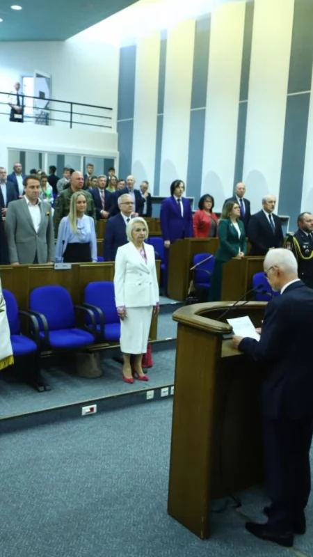 Prześwietlamy oświadczenia majątkowe płockich radnych. Oszczędności, nieruchomości, rady nadzorcze, samochody…