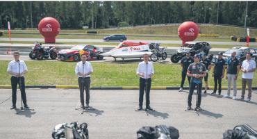 Morawiecki, Obajtek, Przygoński, Marszałek... Na torze w Modlinie