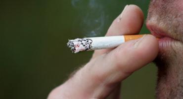 Będą kary za złamanie zakazu? Palić na balkonie nie można!