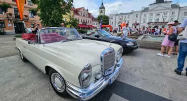 Mercedesem po Wiśle... i po Płocku 