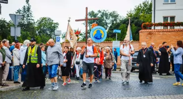 Pątnicy wyruszyli dziś z Płocka. 44. Piesza Pielgrzymka Diecezji Płockiej na Jasną Górę [ZDJĘCIA, FILM]
