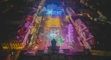 Płock już świeci! Miasto zamienia się w wioskę Świętego Mikołaja [ZDJĘCIA, FILM]