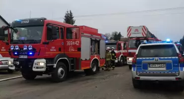 7 zastępów straży w Brudzeniu Dużym. Pożar w budynku jednorodzinnym