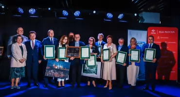 Rozstrzygnęliśmy 19. edycję Plebiscytu „Z Tumskiego Wzgórza” - Wydarzenie Roku 2025. Komu przypadły miedzioryty? Kim byli uhonorowani akrylową Panoramą Płocka, jakie osoby dostały linoryty?