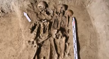 W kościelnej krypcie zaczęto prace związane z budową sarkofagu na odnalezione szczątki. Nie spodziewali się następnych odkryć