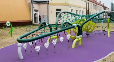 „Aligator” na nowym placu zabaw dla dzieci [FOTO]