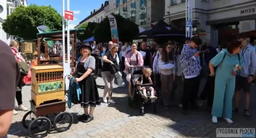 Wystawcy i kolekcjonerzy czekają właśnie na Was! Jarmark Tumski rozpoczęty [ZDJĘCIA]