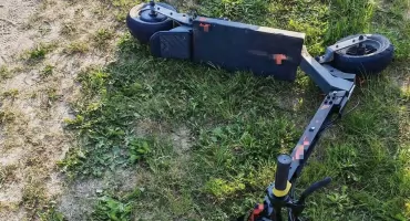 Dwie 14-latki jechały razem na hulajnodze elektrycznej. Doszło do wypadku