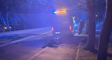 Motorowerzysta przewrócił się podczas jazdy. Okazało się, że w ogóle nie powinien prowadzić