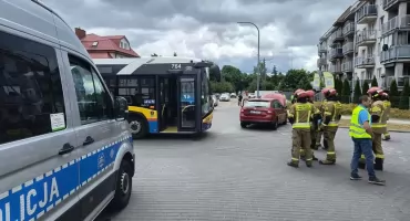 Kierujący autobusem nie ustąpił pierwszeństwa kierującej autem osobowym