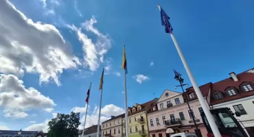 Posłanka zażądała zdjęcia flagi Ukrainy w geście protestu. Prezydent Płocka odpowiada...