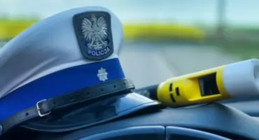 Nastolatek próbował uciec na motocyklu przed policyjnym patrolem. Wpadł w spore kłopoty