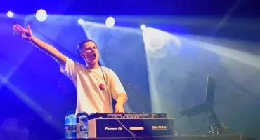 Z Płocka na ogólnopolską scenę. Młody chłopak z Jagiellonki podbija Polskę